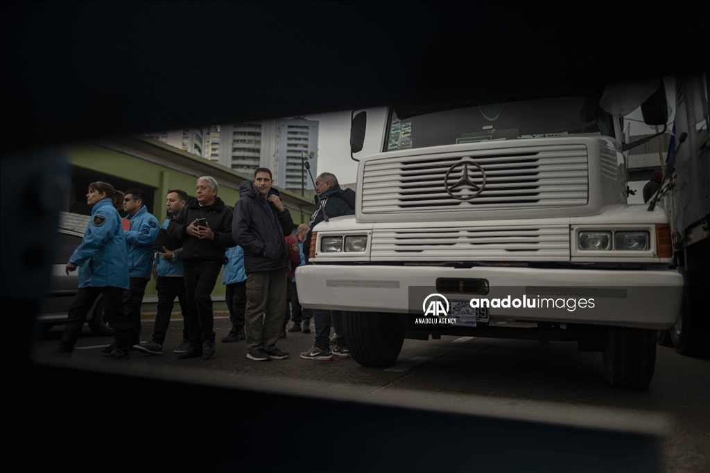 Camioneros protestan por la escasez de combustible en Argentina 3