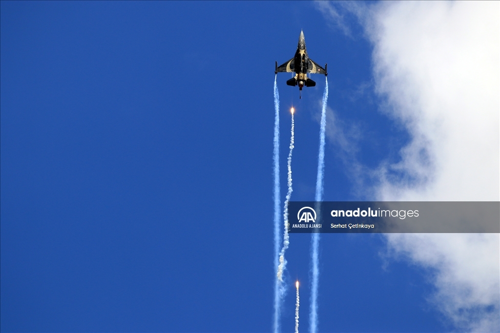 SOLOTÜRK, Uluslararası Anadolu Kartalı-2022 Eğitimi'nde gösteri uçuşu yaptı