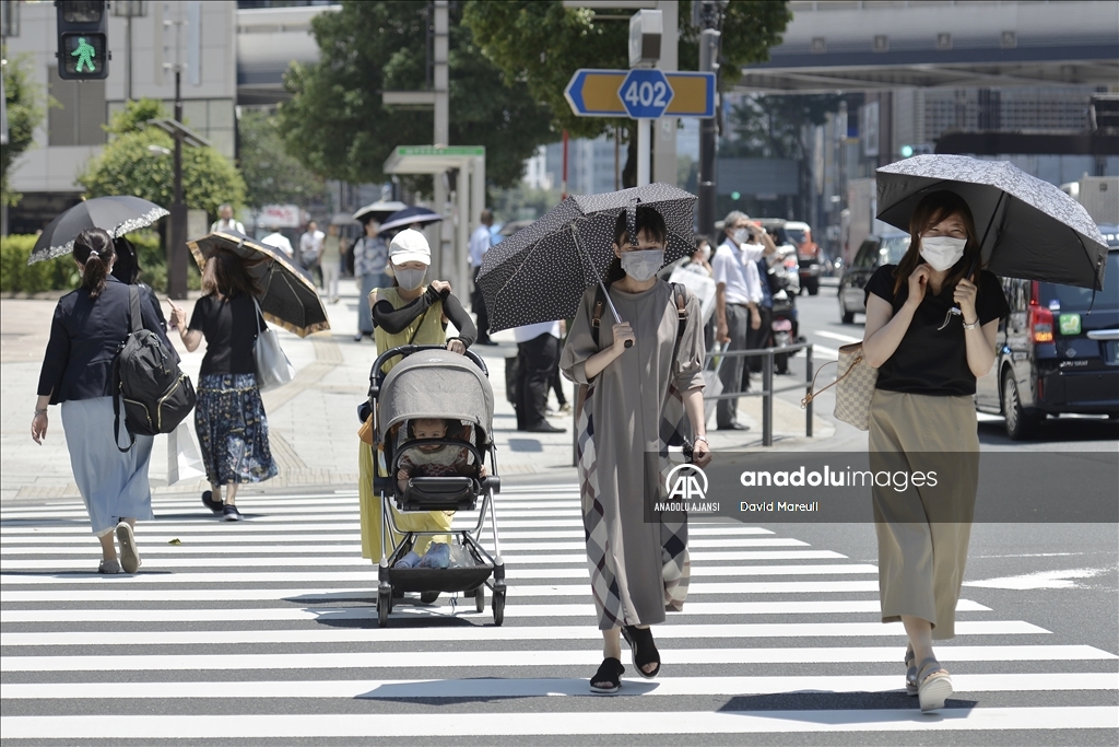 Aşırı sıcakların etkili olduğu Tokyo'da halka 3 gündür elektrik tasarrufu uyarısı yapılıyor