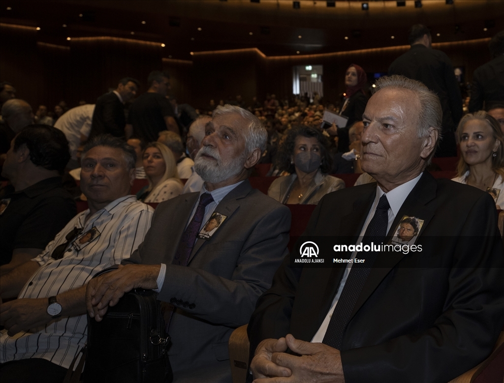 Usta oyuncu Cüneyt Arkın için Atatürk Kültür Merkezi'nde tören düzenlendi
