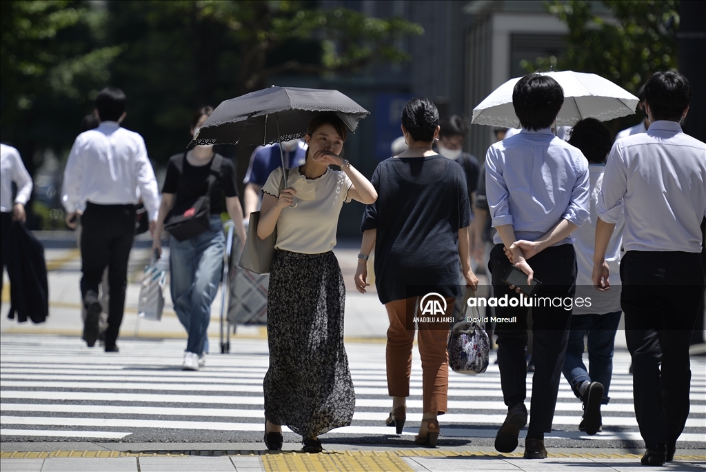 Aşırı sıcakların etkili olduğu Tokyo'da halka 3 gündür elektrik tasarrufu uyarısı yapılıyor