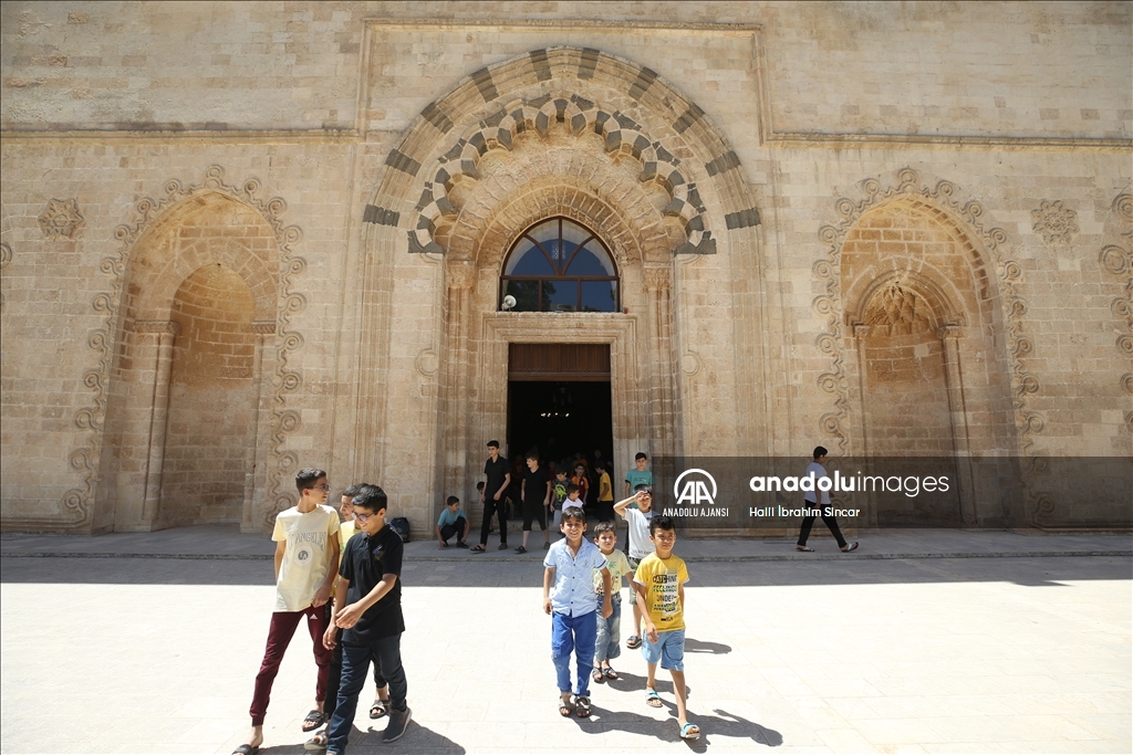 Güneydoğu'da ecdat yadigarı camiler çocuk sesleriyle şenlendi