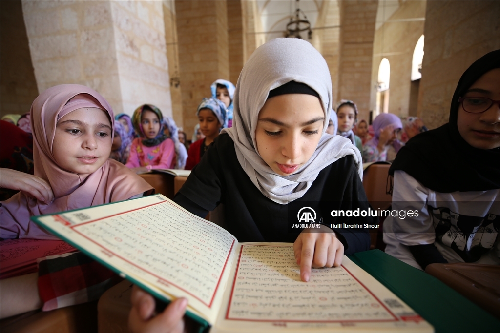 Güneydoğu'da ecdat yadigarı camiler çocuk sesleriyle şenlendi
