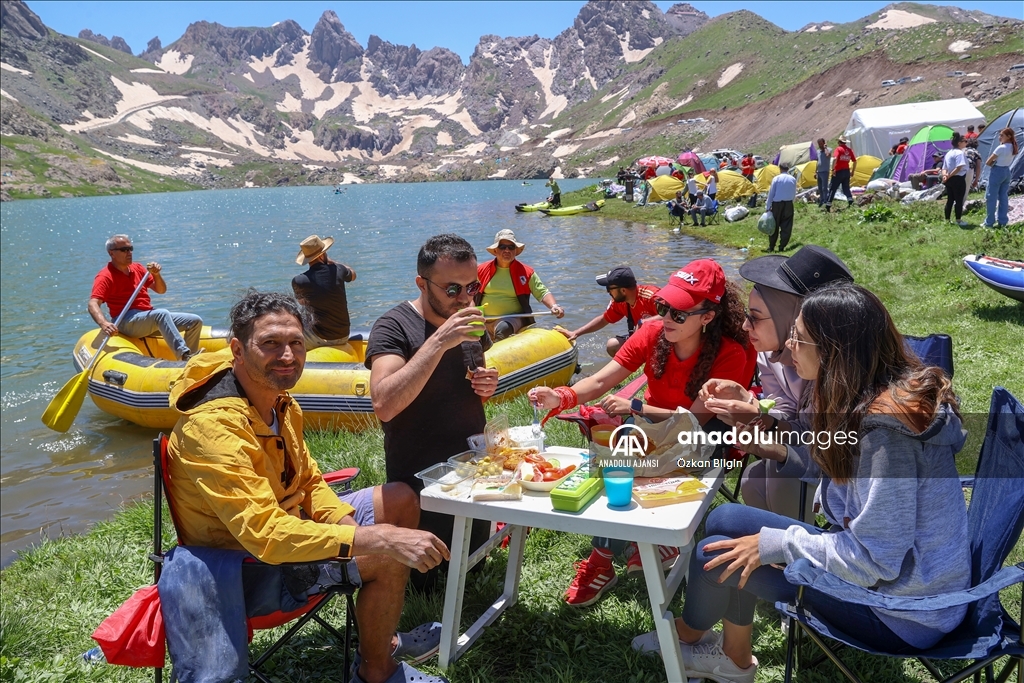 Terörden arındırılan Hakkari'deki Sat Buzul Gölleri 4. festivale ev sahipliği yapıyor