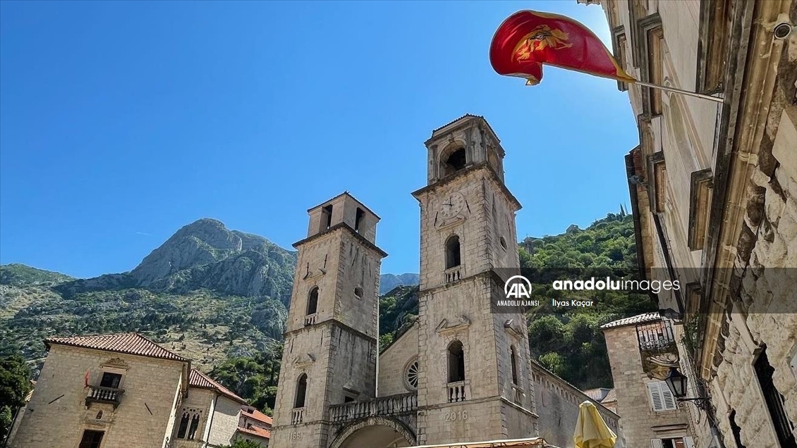 Balkanlar'ın ziyaretçilerini Orta Çağ'a götüren kenti Kotor