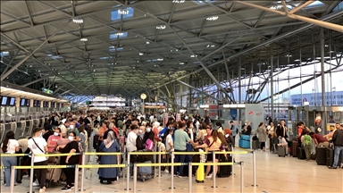  Avrupa ve ABD'de personel eksikliği nedeniyle havalimanlarında kaos yaşanıyor