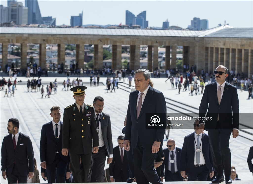 İtalya Başbakanı Draghi, Anıtkabir'i ziyaret etti