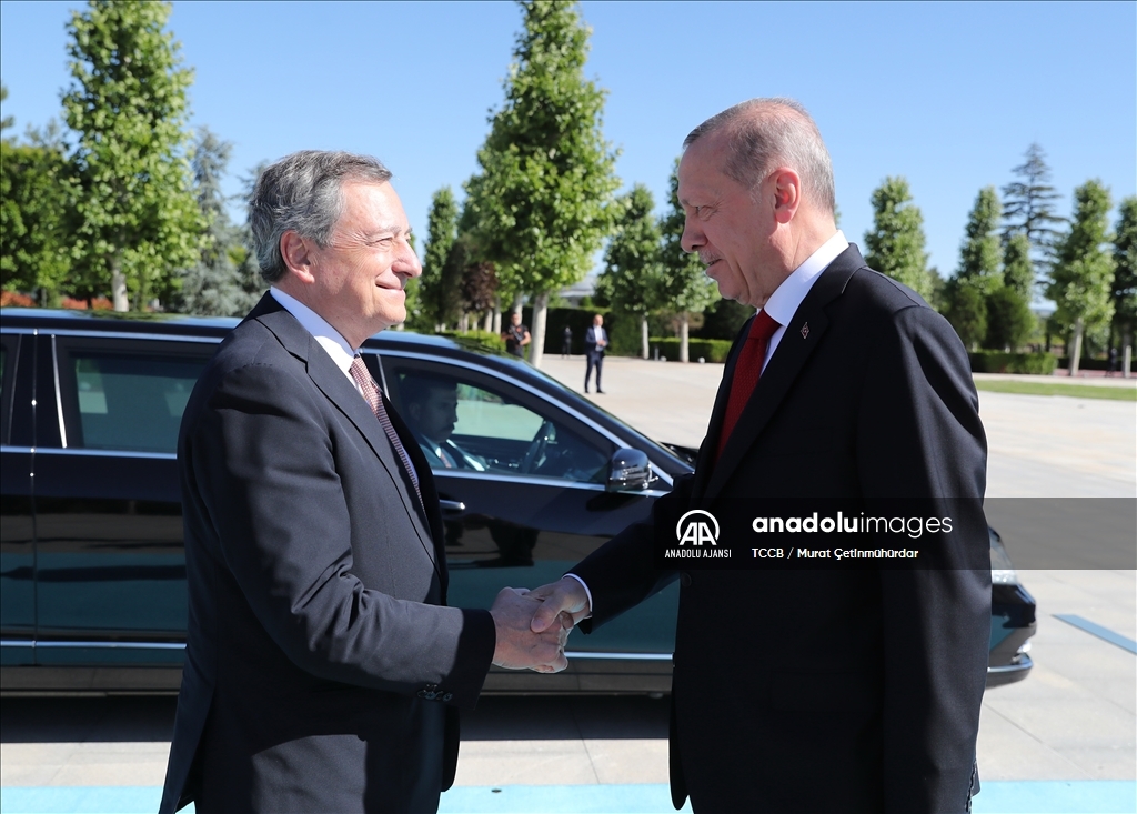 Cumhurbaşkanı Erdoğan, İtalya Başbakanı Draghi'yi resmi törenle karşıladı 