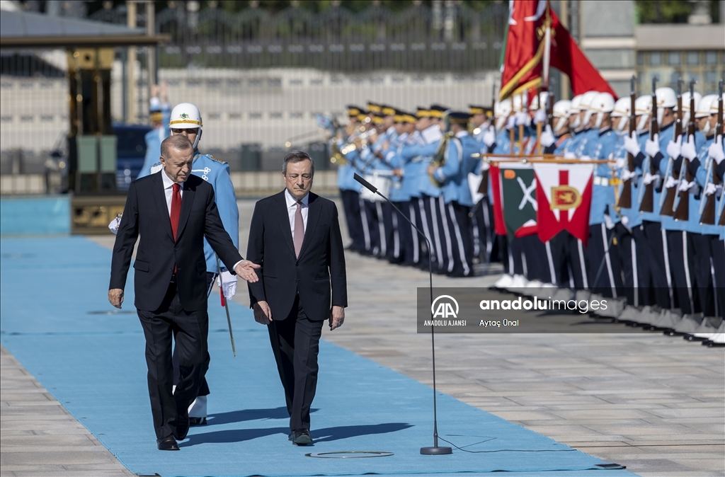 Cumhurbaşkanı Erdoğan, İtalya Başbakanı Draghi'yi resmi törenle karşıladı