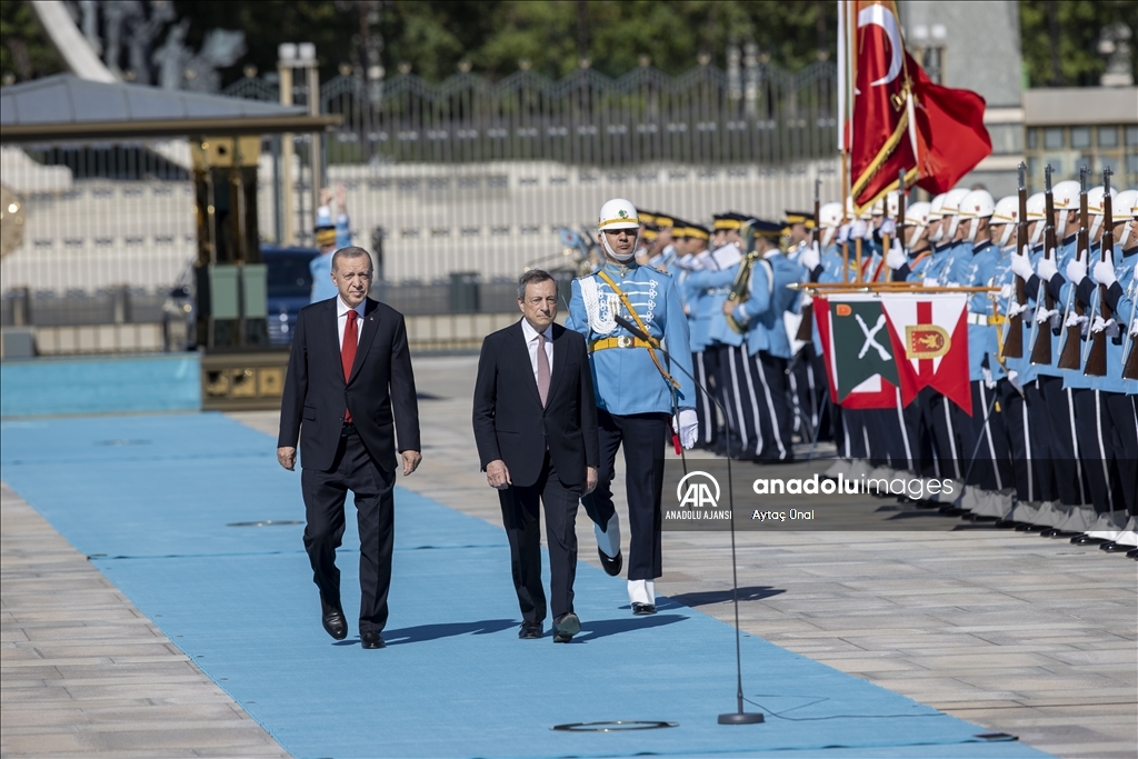 Cumhurbaşkanı Erdoğan, İtalya Başbakanı Draghi'yi resmi törenle karşıladı
