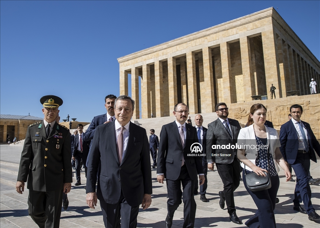 İtalya Başbakanı Draghi, Anıtkabir'i ziyaret etti