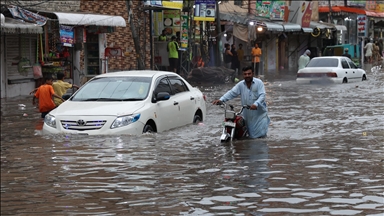 Pakistan'da Muson yağmurları sele neden oldu