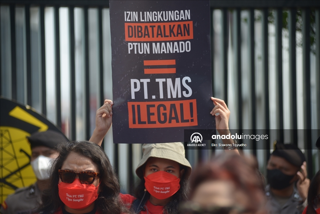 Demonstrasi selamatkan Pulau Sangihe