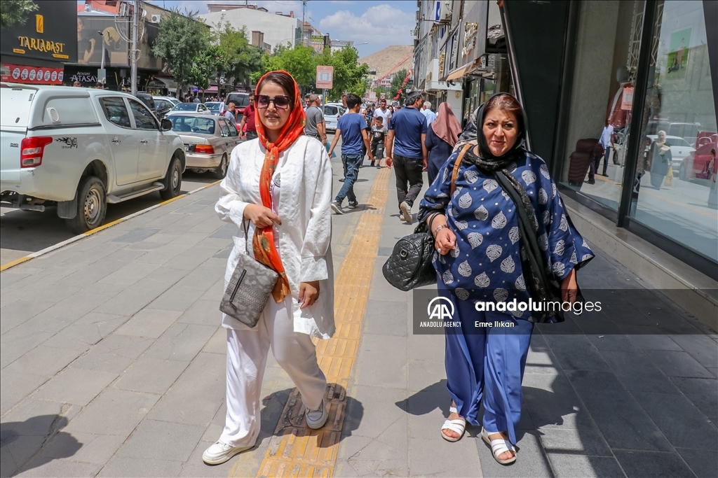دهها هزار ایرانی امسال به شهر وان ترکیه سفر کردند