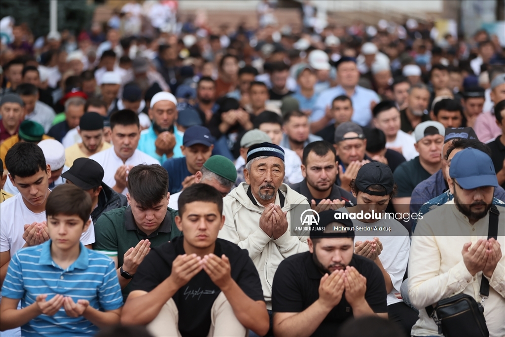 Kazakistan'da Kurban Bayramı namazı kılındı