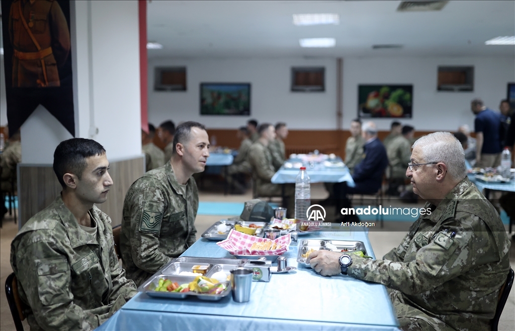 Bakan Akar ve TSK komuta kademesi, Dağlıca'da incelemelerde bulundu
