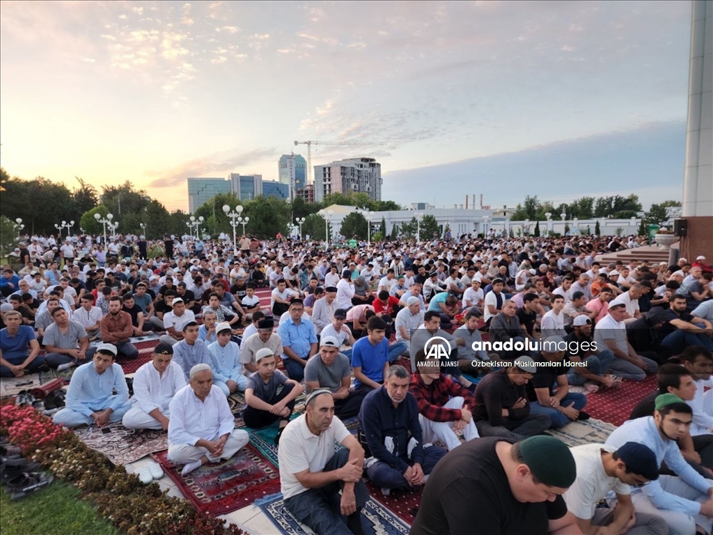 Özbekistan'da Kurban Bayramı namazı kılındı