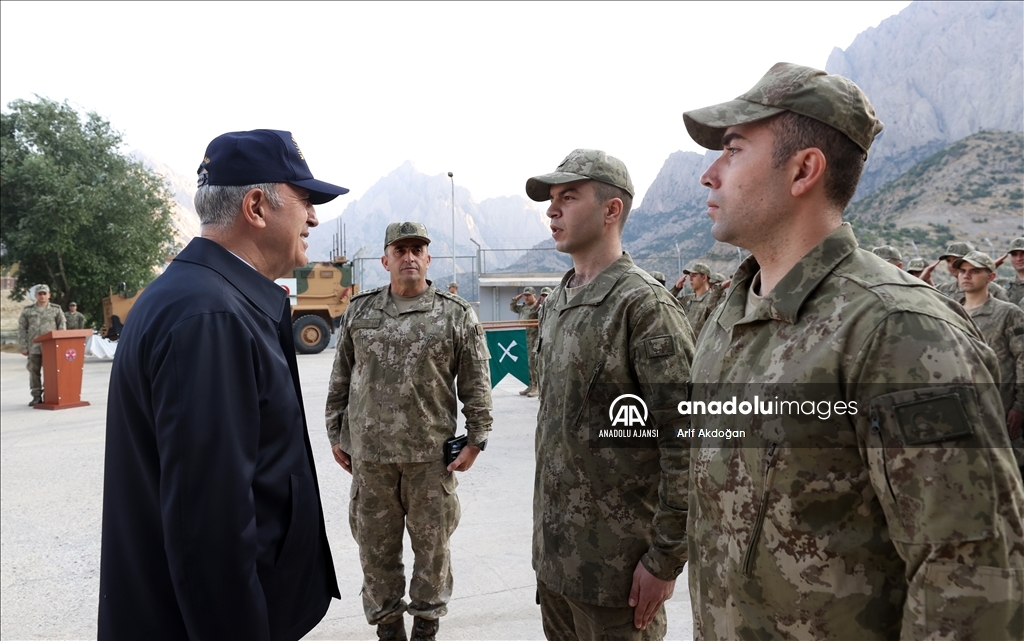 Bakan Akar ve TSK komuta kademesi, Dağlıca'da incelemelerde bulundu