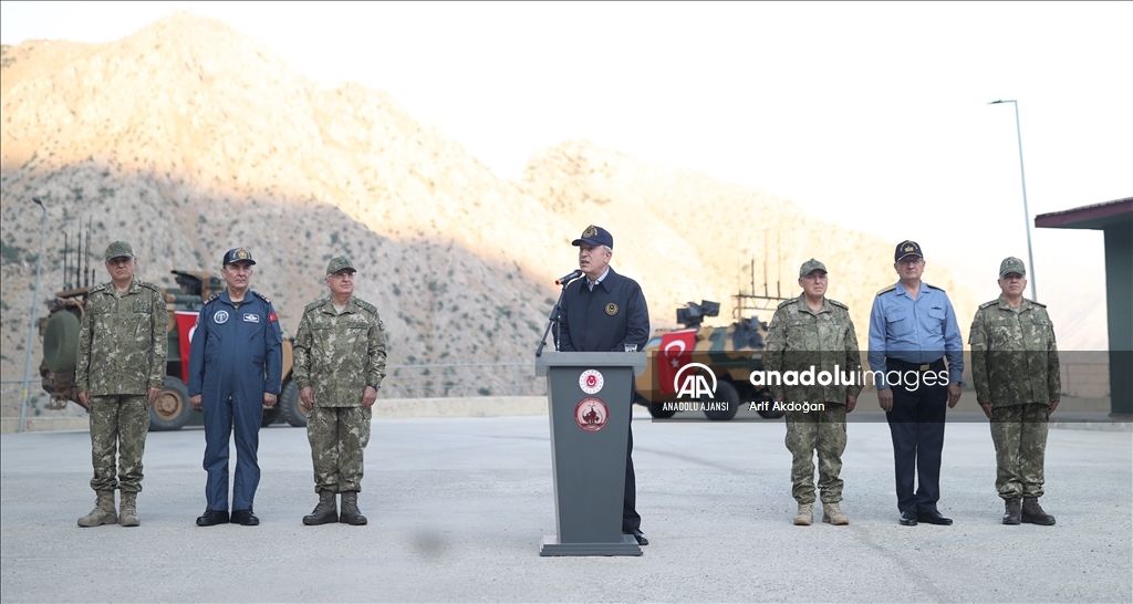 Bakan Akar ve TSK komuta kademesi, Dağlıca'da incelemelerde bulundu
