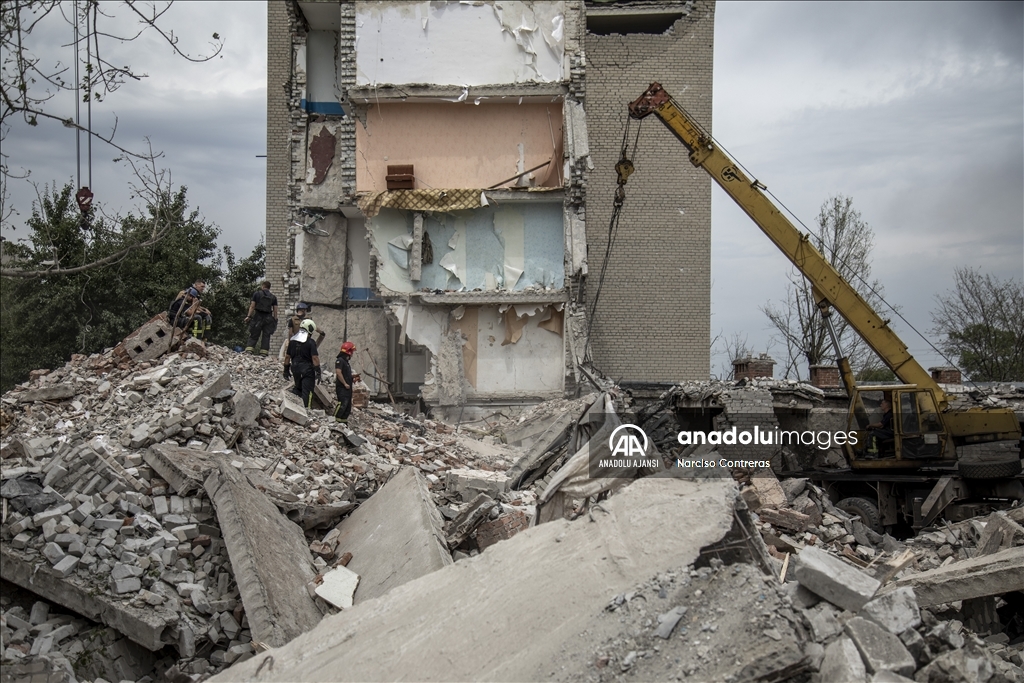 Ukrayna'nın Donetsk bölgesindeki Çasov Yar şehri Rus güçlerince vuruldu