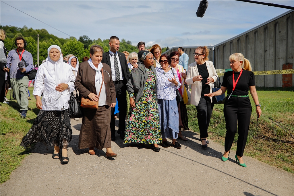 Emine Erdoğan: 27 vjet më parë në Srebrenicë u varrosën njerëzimi, ndërgjegjja dhe dhembshuria
