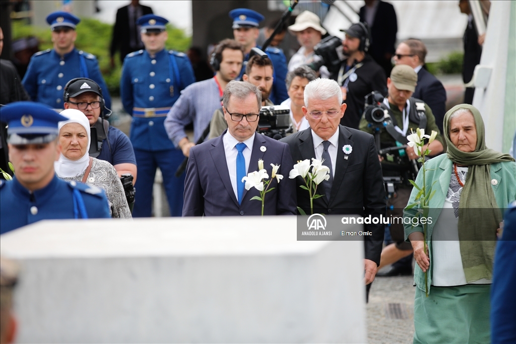 Srebrenitsa soykırımının 27. yılı