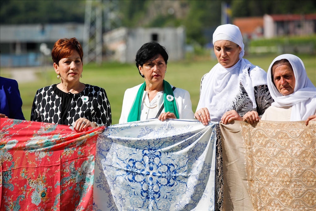Emine Erdoğan: 27 vjet më parë në Srebrenicë u varrosën njerëzimi, ndërgjegjja dhe dhembshuria