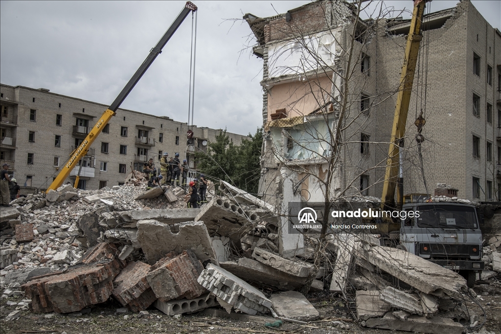 Ukrayna'nın Donetsk bölgesindeki Çasov Yar şehri Rus güçlerince vuruldu