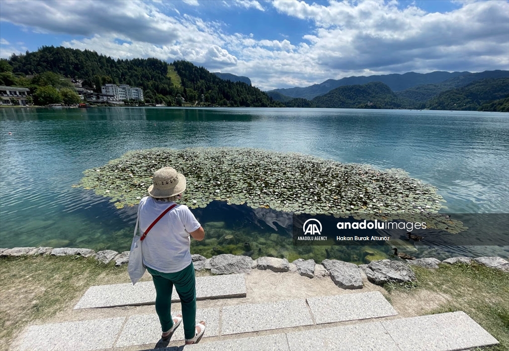 Бледското Езеро во Словенија: Омилена дестинација за бројни туристи