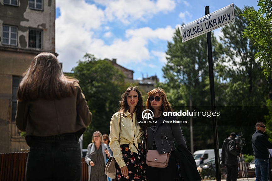 Calle donde se encuentra el consulado ruso en Cracovia, Polonia, pasa a llamarse "Plaza de Ucrania Libre" 9