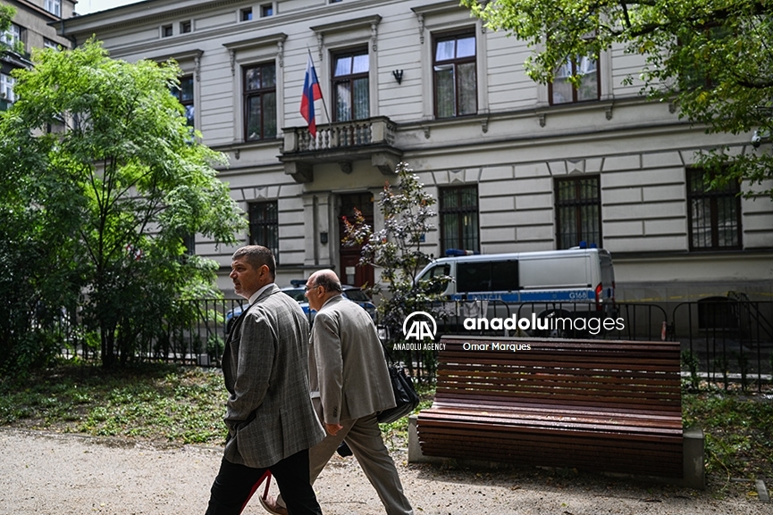 Calle donde se encuentra el consulado ruso en Cracovia, Polonia, pasa a llamarse "Plaza de Ucrania Libre" 1