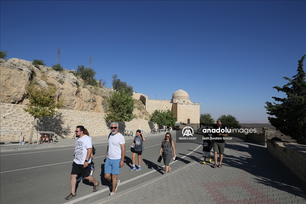 Kültür turizminin gözde kentlerinden Diyarbakır ve Mardin'de bayram tatili yoğunluğu