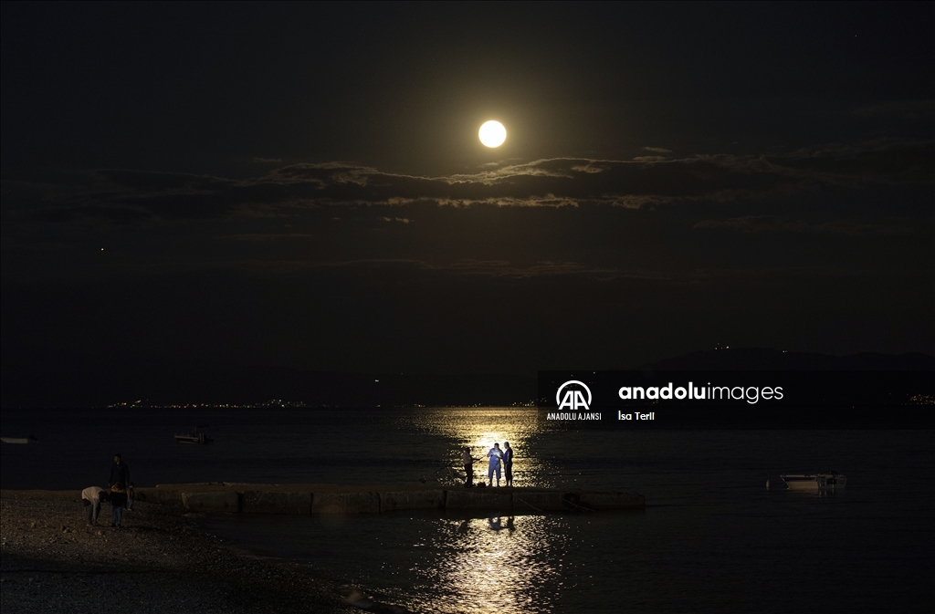 Yalova'da süper dolunay