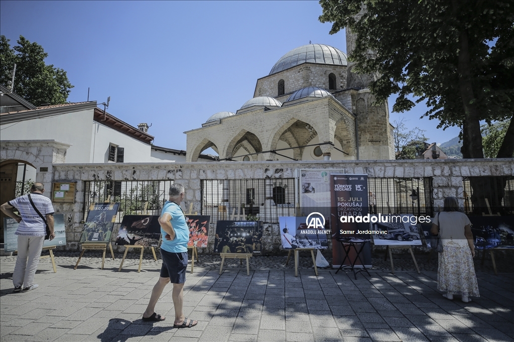 BiH: U Sarajevu izložba fotografija povodom obilježavanja godišnjice pokušaja puča u Turkiye