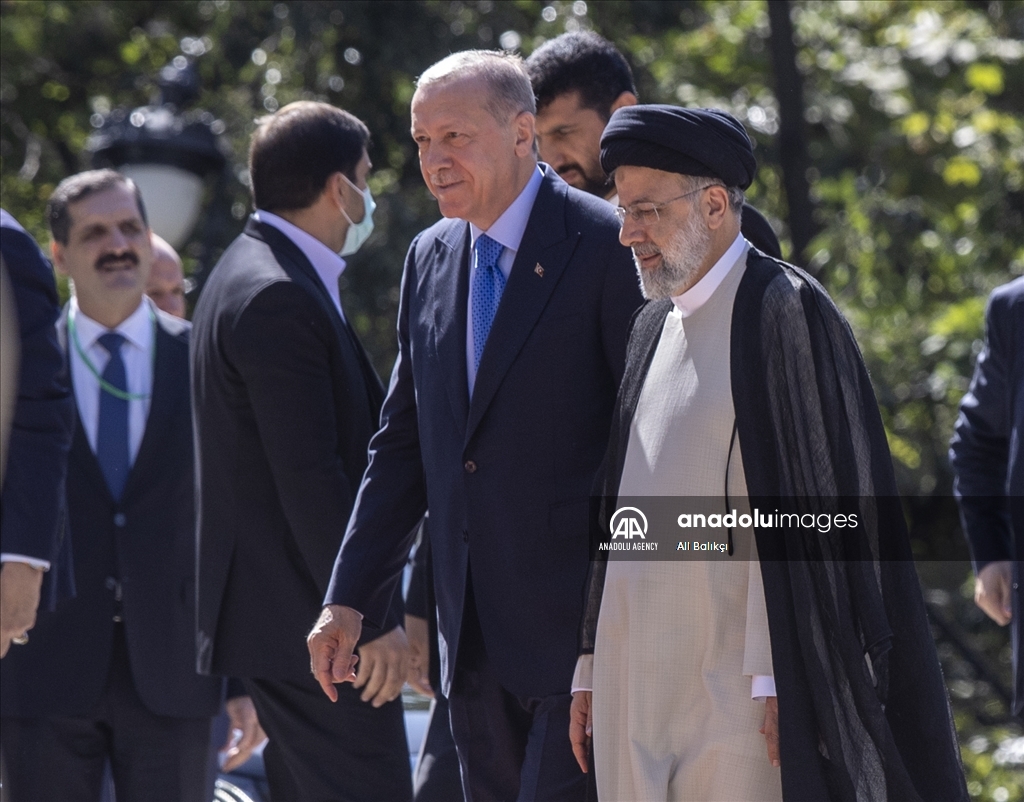 В Тегеране прошла церемония официальной встречи президента Турции