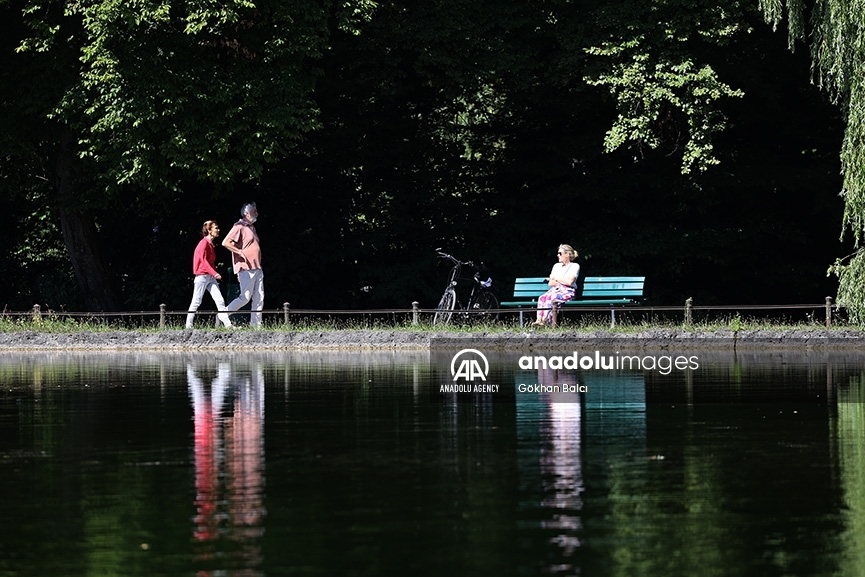 Este es el Jardín Inglés en Múnich, Alemania  11