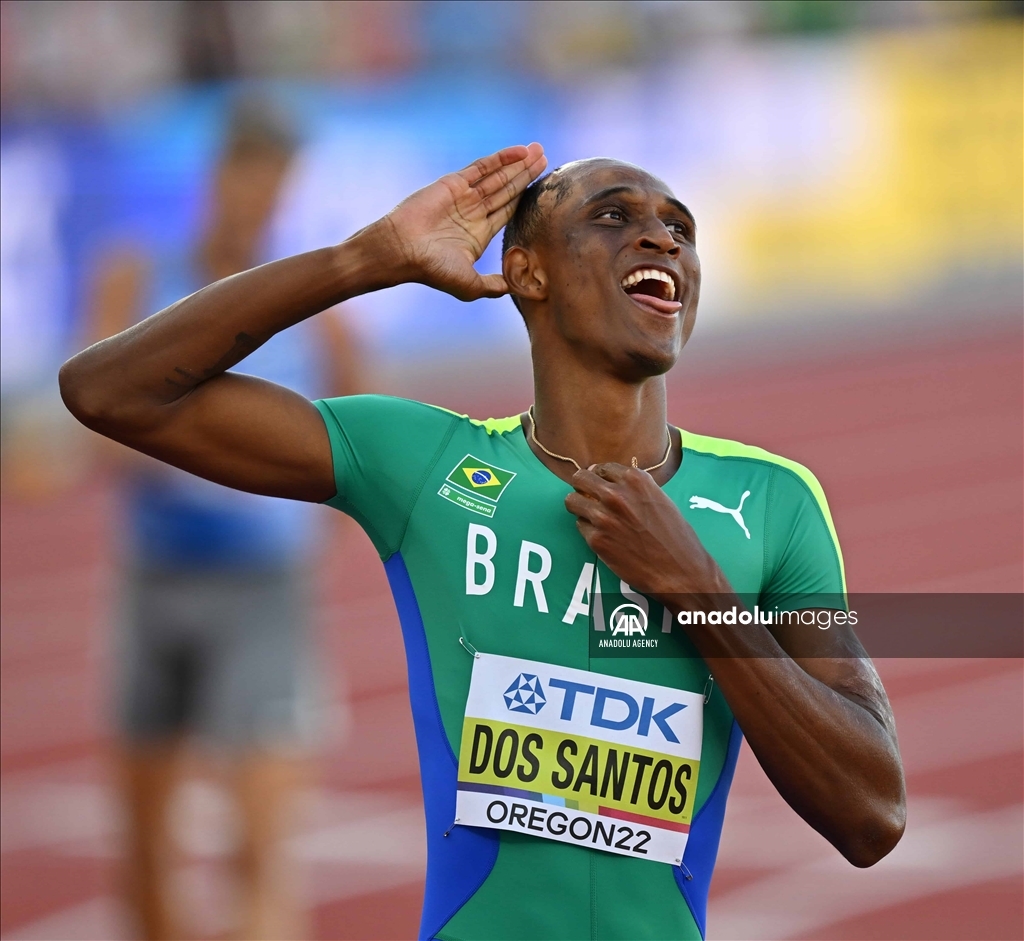 El brasileño Alison dos Santos se convierte en el primer campeón mundial de Suramérica en los 400 metros con vallas 7