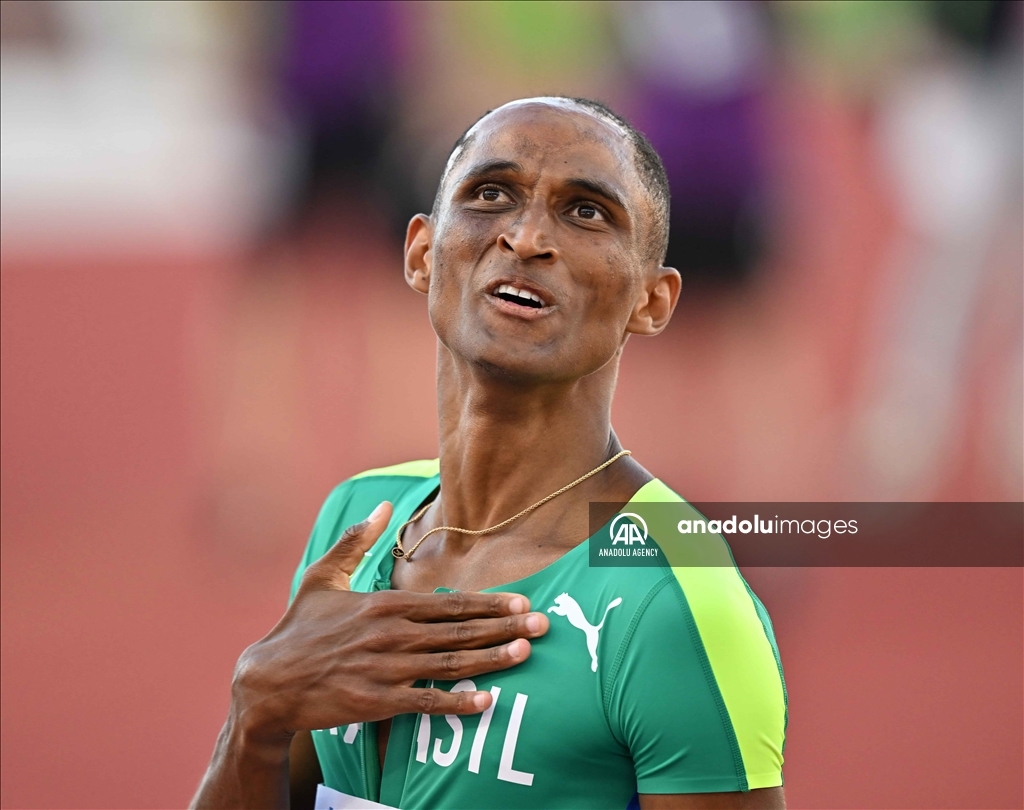 El brasileño Alison dos Santos se convierte en el primer campeón mundial de Suramérica en los 400 metros con vallas 3
