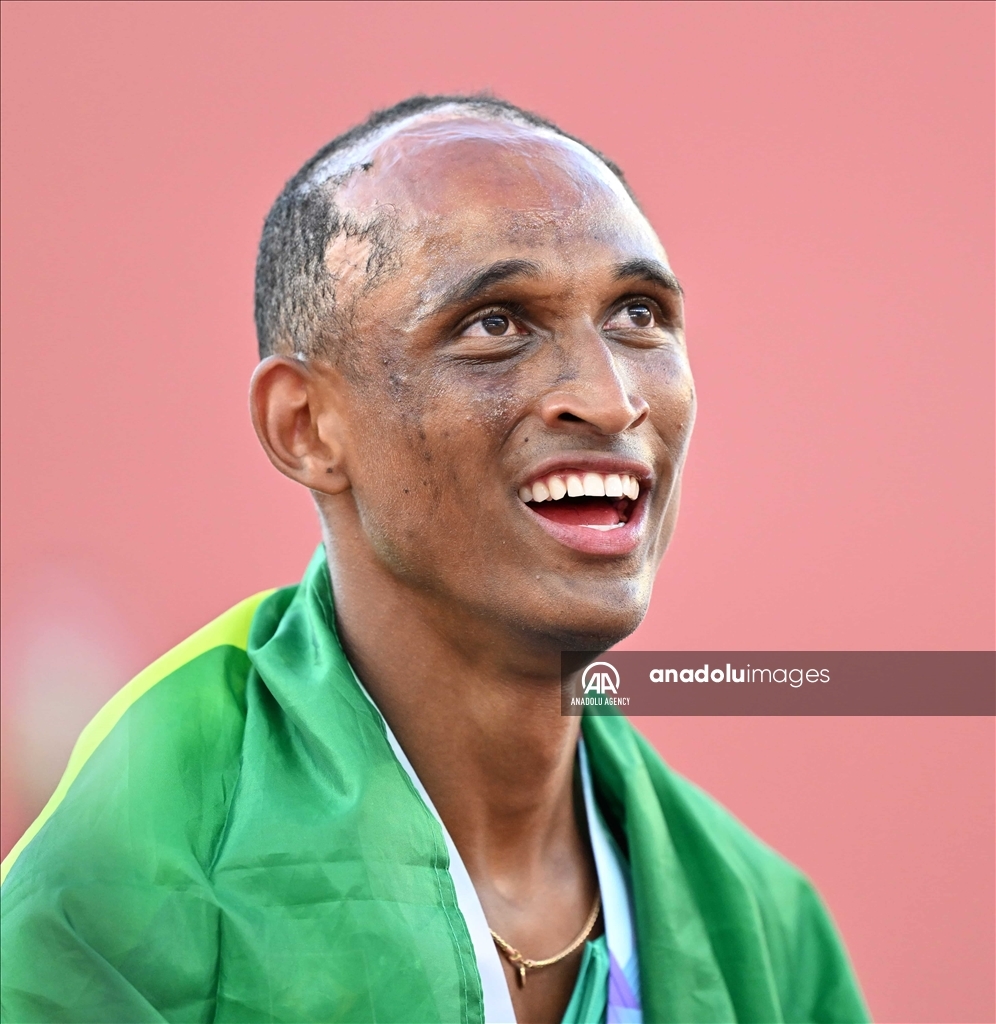 El brasileño Alison dos Santos se convierte en el primer campeón mundial de Suramérica en los 400 metros con vallas 6
