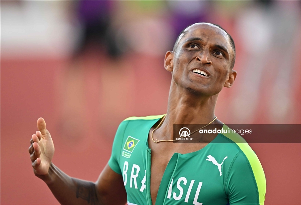 El brasileño Alison dos Santos se convierte en el primer campeón mundial de Suramérica en los 400 metros con vallas 5