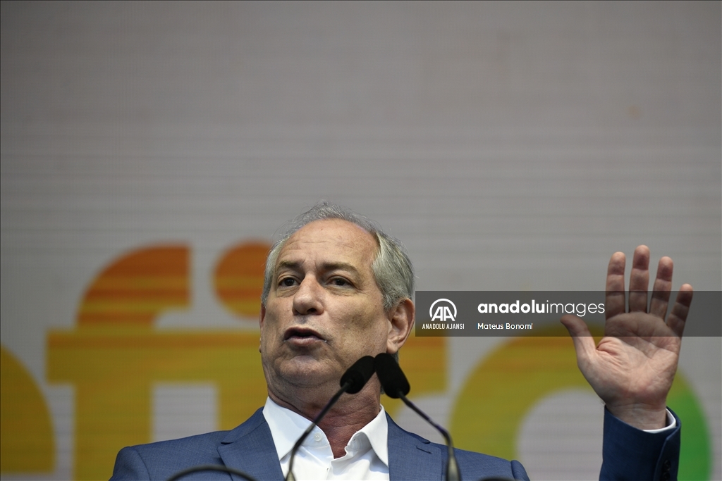 Brezilya'da Demokratik İşçi Partisi başkan yardımcısı Ciro Gomes, devlet başkanlığı seçimleri için adaylığını duyurdu