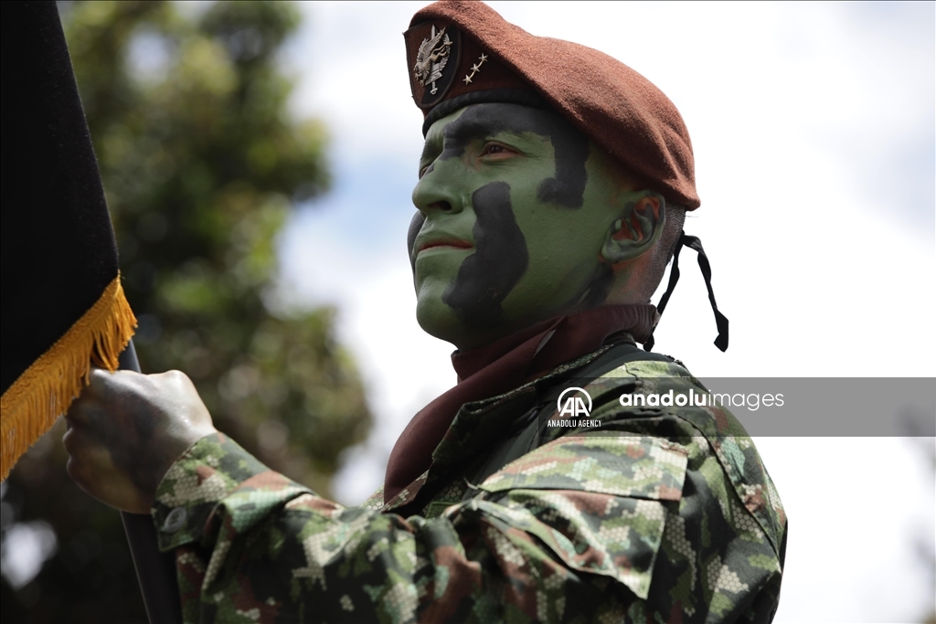 El desfile militar del 20 de julio con el que Colombia simboliza la independencia de la colonización española 1