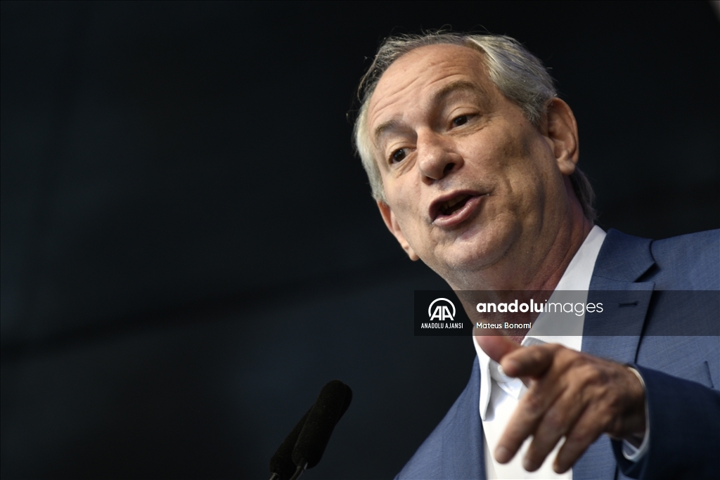 Brezilya'da Demokratik İşçi Partisi başkan yardımcısı Ciro Gomes, devlet başkanlığı seçimleri için adaylığını duyurdu