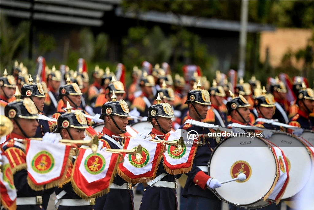 El desfile militar del 20 de julio con el que Colombia simboliza la independencia de la colonización española 7