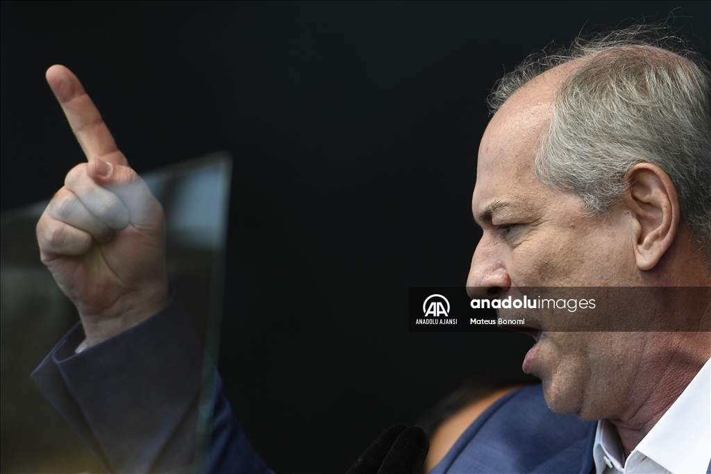 Brezilya'da Demokratik İşçi Partisi başkan yardımcısı Ciro Gomes, devlet başkanlığı seçimleri için adaylığını duyurdu