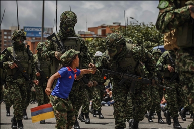 El desfile militar del 20 de julio con el que Colombia simboliza la independencia de la colonización española
