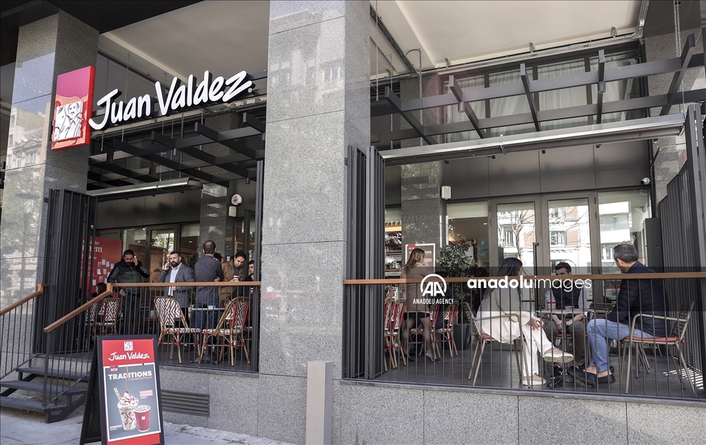 La primera tienda de la marca Juan Valdez en Estambul, Türkiye 1