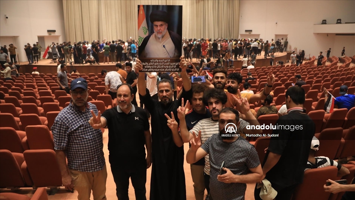 طرفداران صدر به ساختمان پارلمان عراق یورش بردند