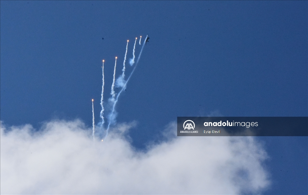 SOLOTÜRK, Ordu'da gösteri uçuşu yaptı