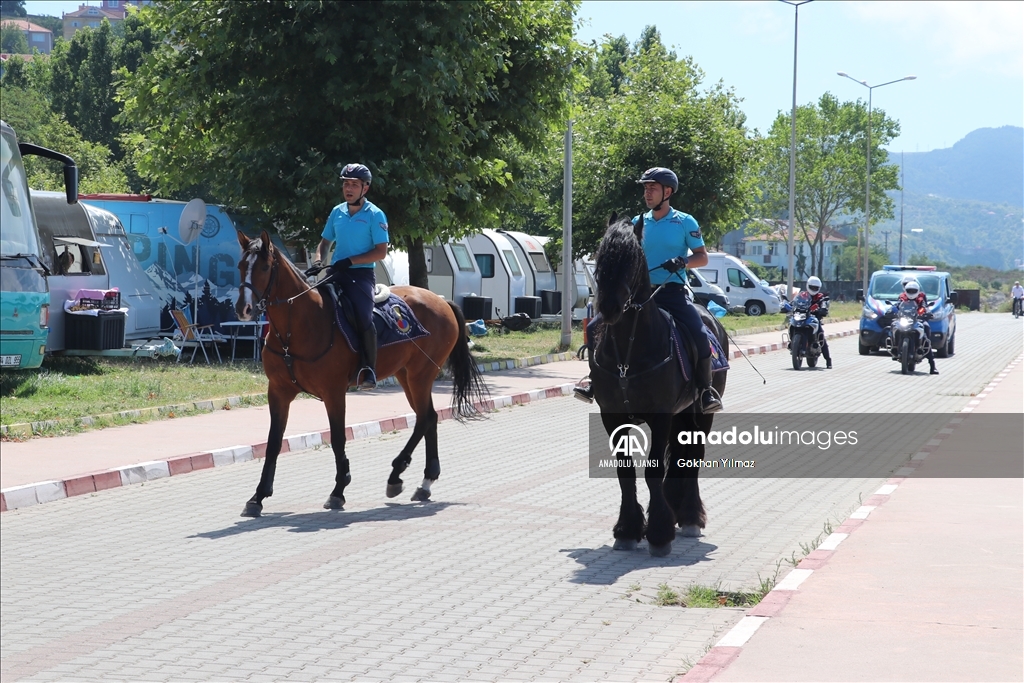 Zonguldak'ta sahiller atlı jandarma timine emanet